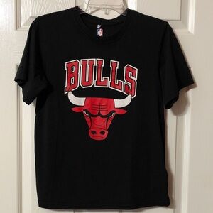 NBA Bulls Black Logo Graphic T-Shirt Size XL Kids